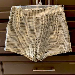 she+sky shorts with pockets, Medium.